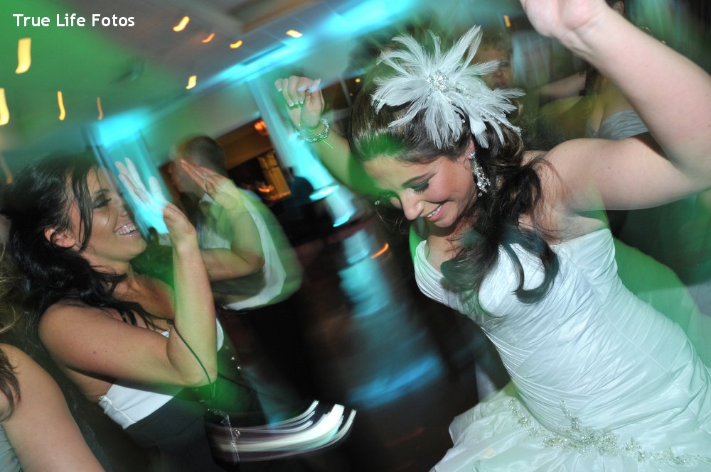 Hudson Valley Wedding DJ Bri Swatek Dance Party Grandview True Life Fotos