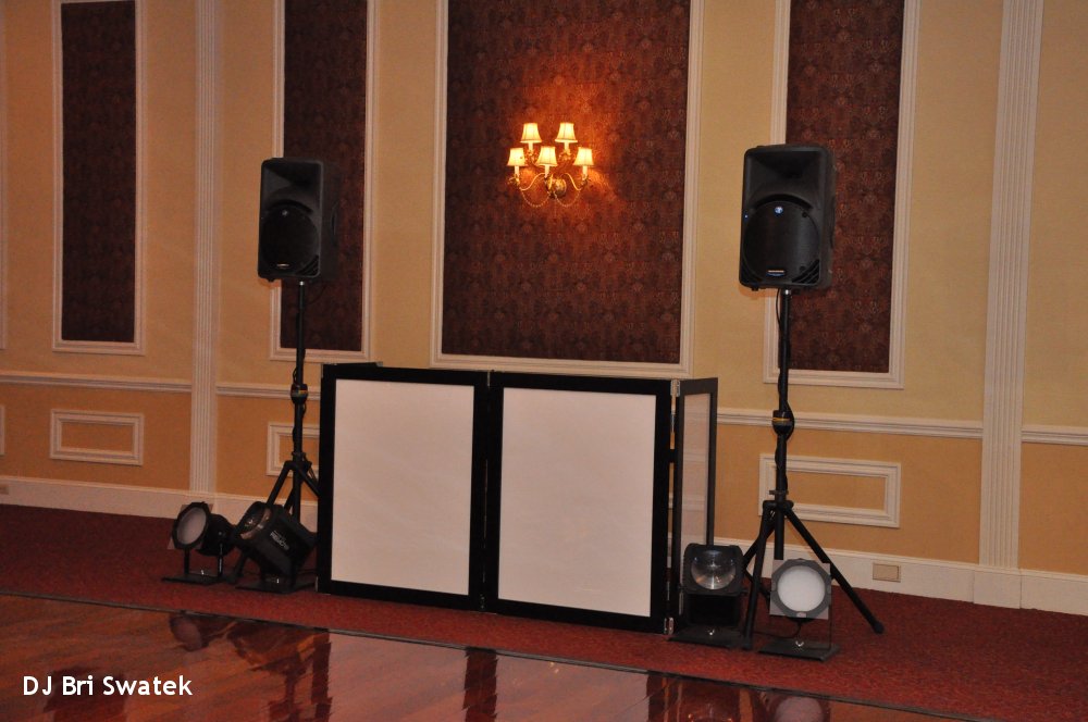 Hudson Valley Wedding DJ Bri Swatek Setup Landscape Grandview